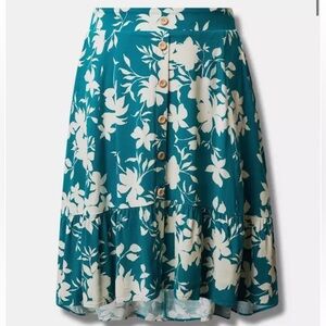 torrid Midi Lenny Hi Low Tiered Skirt 3X
NWT